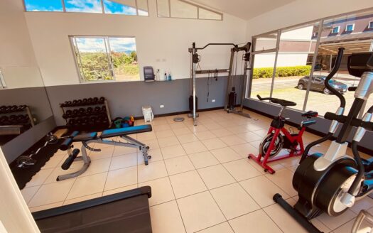 Se Alquila Apartamento Esquinero y Moderno de 2 Habitaciones, Mezzanine y 3 Baños Completos, en Condominio Exclusivo de San Pablo de Heredia. Código 109178