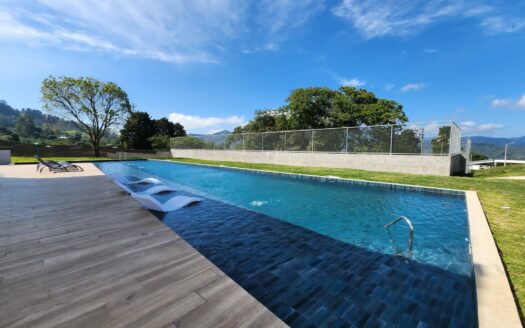 Espectacular lote 236m2 con vista a la carpintera en Hacienda Peraz! #110560