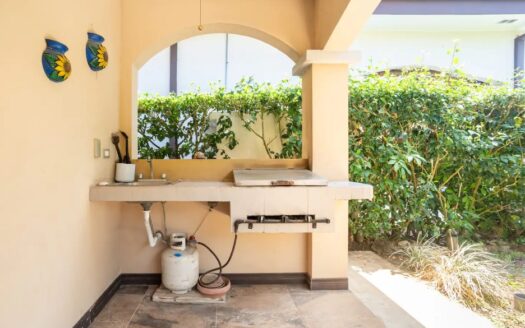 🌴 Casa Moderna con Piscina Privada en Costa del Sol, Playa Bejuco