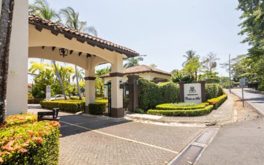 🌴 Casa Moderna con Piscina Privada en Costa del Sol, Playa Bejuco