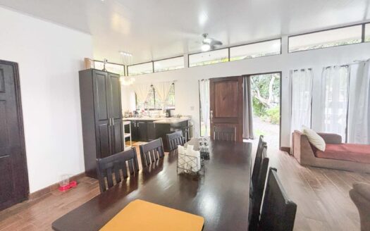 Maravillosa Casa en Venta- Guacalillo Puntarenas- A solo 10 minutos de la playa. Precio: $190 000- Código: 111054