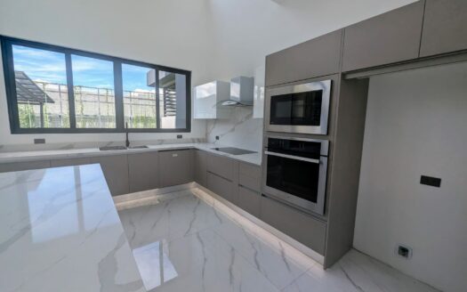 Extraordinaria casa independiente en Pinares de Curridabat! #110503