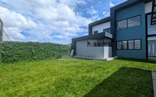 Extraordinaria casa independiente en Pinares de Curridabat! #110503