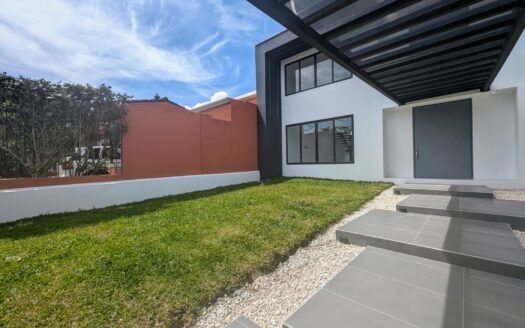 Extraordinaria casa independiente en Pinares de Curridabat! #110503