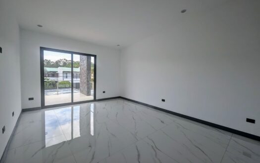 Extraordinaria casa independiente en Pinares de Curridabat! #110503