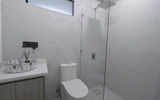 Extraordinaria casa independiente en Pinares de Curridabat! #110503