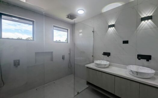 Extraordinaria casa independiente en Pinares de Curridabat! #110503