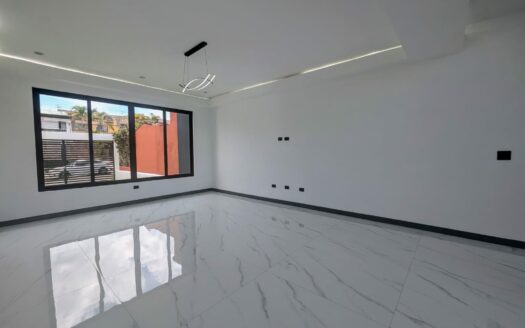 Extraordinaria casa independiente en Pinares de Curridabat! #110503