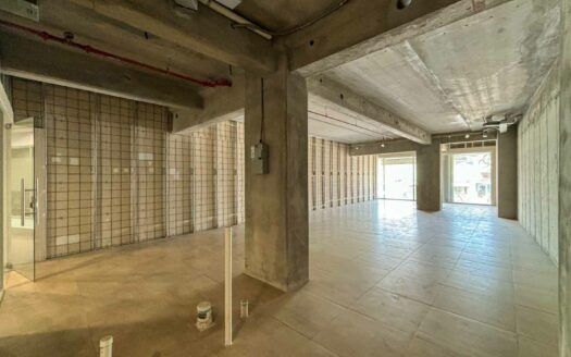 📍 Local Comercial en Venta o Alquiler en Latitud Los Yoses – 161 m² Totales, con 4 Parqueos y 3 Bodegas 🚗 cod. 113558