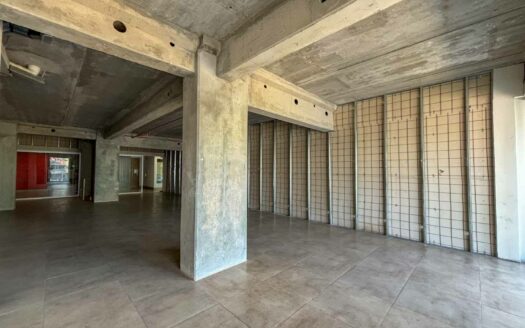 📍 Local Comercial en Venta o Alquiler en Latitud Los Yoses – 161 m² Totales, con 4 Parqueos y 3 Bodegas 🚗 cod. 113558