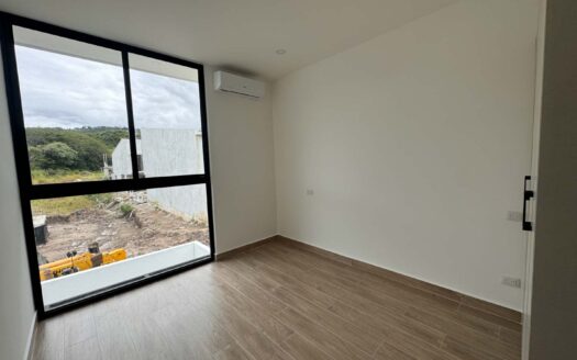 Preciosa Casa En Venta Nueva En Santa Ana Centro, Moderna Y Con Amenidades Exclusivas. Cod. 116032