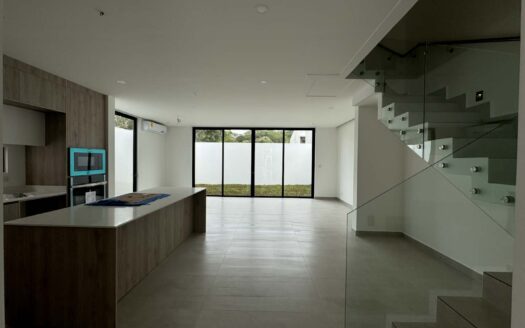 Preciosa Casa En Venta Nueva En Santa Ana Centro, Moderna Y Con Amenidades Exclusivas. Cod. 116032