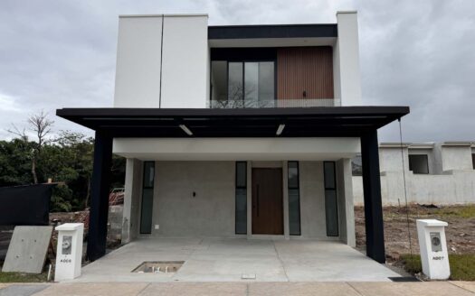 Preciosa Casa En Venta Nueva En Santa Ana Centro, Moderna Y Con Amenidades Exclusivas. Cod. 116032