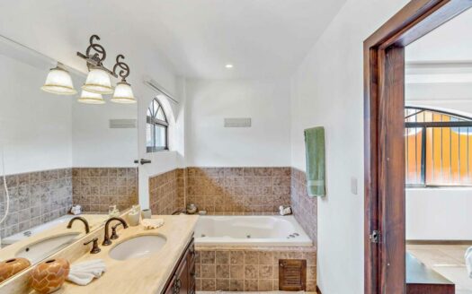 Opportunity in Tamarindo! 3-Bedroom Condo Just 10 Minutes from the Beach – Condominio de 3 Habitaciones a Solo 10 Minutos de la Playa.cod.117107