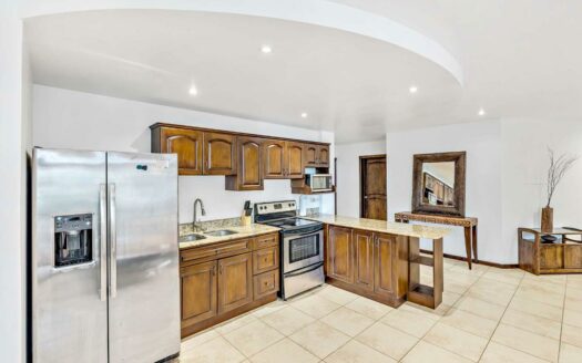 Opportunity in Tamarindo! 3-Bedroom Condo Just 10 Minutes from the Beach – Condominio de 3 Habitaciones a Solo 10 Minutos de la Playa.cod.117107