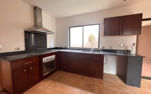 Preciosa Casa En Venta En Santa Ana Centro, Diseño Exclusivo Y Espacios Amplios. Cód. 116552