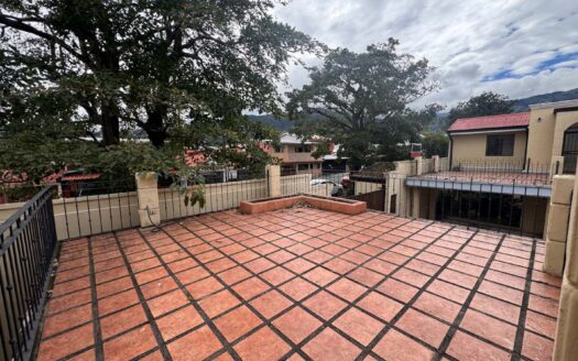 Preciosa Casa En Venta En Santa Ana Centro, Diseño Exclusivo Y Espacios Amplios. Cód. 116552