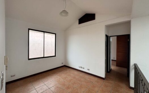 Preciosa Casa En Venta En Santa Ana Centro, Diseño Exclusivo Y Espacios Amplios. Cód. 116552