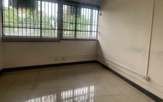 Edificio comercial en remate en Zapote, amplio y con estratégica ubicación COD#118099