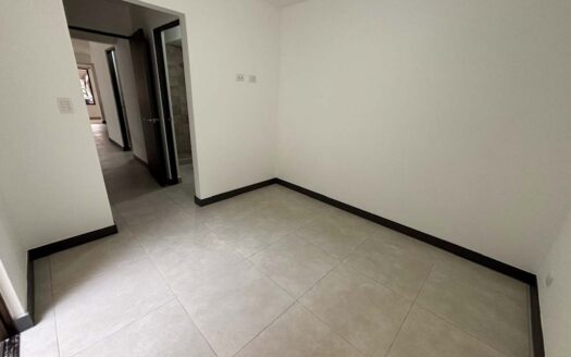 Se Alquila Apartamento en San Francisco de Heredia cerca de la Zona Franca en Planta Baja, como nuevo y amueblado, con 2 habitaciones y 2 baños. Código 122257