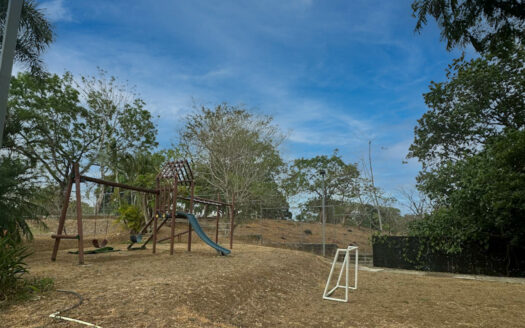 Hermoso y original Lote de 2114mts en Venta en La Guácima, en Residencial Privado con Vista Natural. COD.127730