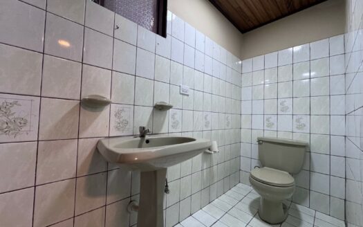 Tres Ríos: Con Uso de Suelo Mixto! Casa de Una Planta en San Diego con 255 Metros de Lote. #129142