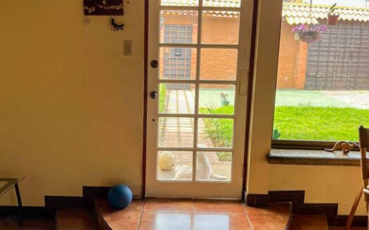 Casa en Alquiler en Santo Domingo, Cerca del Colegio Lincoln con Jardín. Código130172