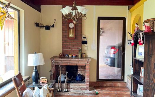 Casa en Alquiler en Santo Domingo, Cerca del Colegio Lincoln con Jardín. Código130172