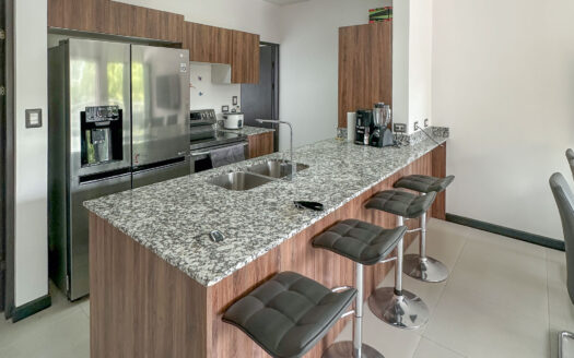 VENTA de Apto moderno  de 80mts2 en San Rafael de Alajuela,en Condominio privado.COD:129673