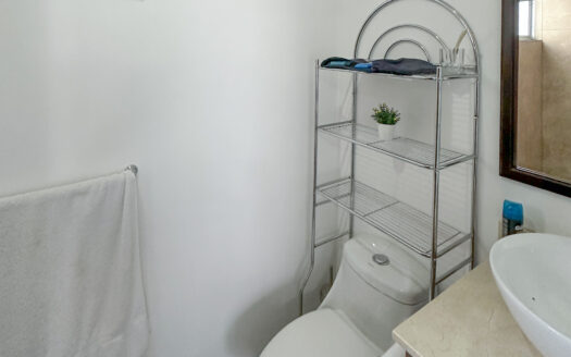 VENTA de Apto moderno  de 80mts2 en San Rafael de Alajuela,en Condominio privado.COD:129673
