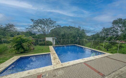 VENTA de Apto moderno  de 80mts2 en San Rafael de Alajuela,en Condominio privado.COD:129673