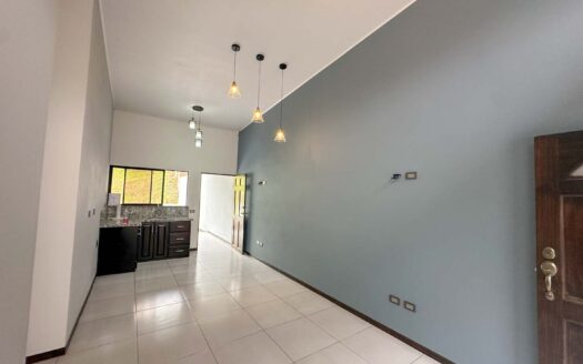 Hermosa Casa de una sola planta en venta de 160 mts2 de contrucción y 330mts2 de terreno a solo 5 minutos del centro de San Ramon de Alajuela.COD:132401