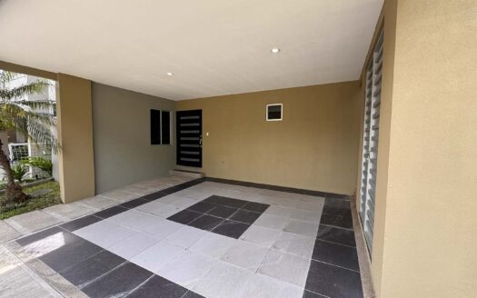 🏡 Casa en Venta en Santa Ana, Esquinera en Condominio con Acabados de Lujo. Cod. 132314