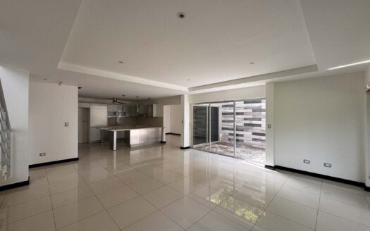 🏡 Casa en Venta en Santa Ana, Esquinera en Condominio con Acabados de Lujo. Cod. 132314