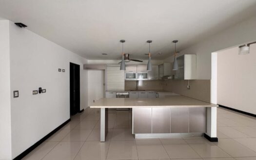 🏡 Casa en Venta en Santa Ana, Esquinera en Condominio con Acabados de Lujo. Cod. 132314