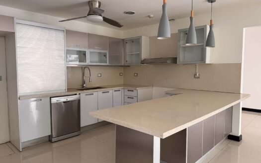 🏡 Casa en Venta en Santa Ana, Esquinera en Condominio con Acabados de Lujo. Cod. 132314