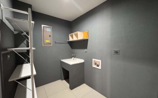 🏡 Casa en Venta en Santa Ana, Esquinera en Condominio con Acabados de Lujo. Cod. 132314