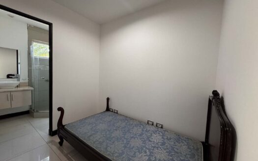 🏡 Casa en Venta en Santa Ana, Esquinera en Condominio con Acabados de Lujo. Cod. 132314