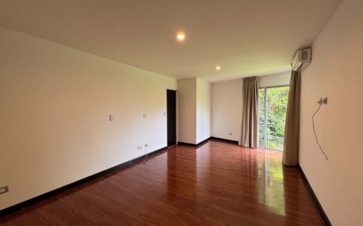 🏡 Casa en Venta en Santa Ana, Esquinera en Condominio con Acabados de Lujo. Cod. 132314