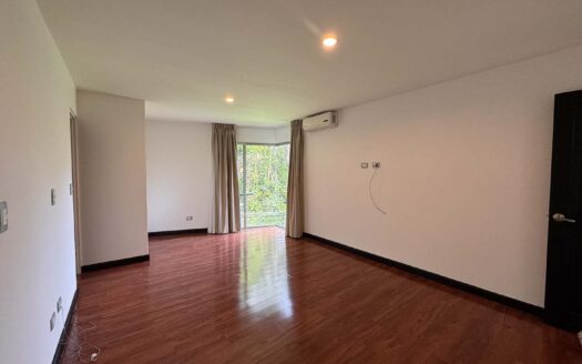 🏡 Casa en Venta en Santa Ana, Esquinera en Condominio con Acabados de Lujo. Cod. 132314