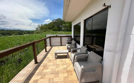 OPORTUNIDAD Casa en Venta de 139 metros de construccion y 163 de terrreno en Turrúcares en condominio privado.COD:131803