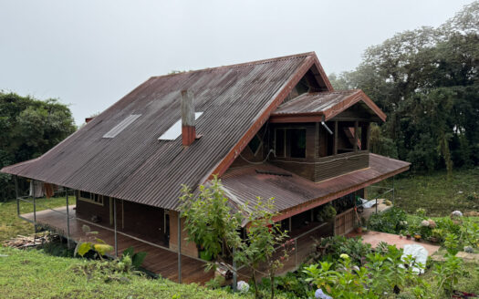 Hermosa Cabaña de Montaña, en Medio del Bosque Nuboso, Rodeado de Flora, Fauna y Paisajes en Cascajal de Coronado COD 131920