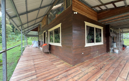Hermosa Cabaña de Montaña, en Medio del Bosque Nuboso, Rodeado de Flora, Fauna y Paisajes en Cascajal de Coronado COD 131920