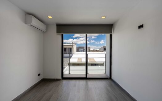 Casa Para Estrenar en Venta en El Coyol, Alajuela, en Condominio con Piscinas y Amenidades. COD. 132672