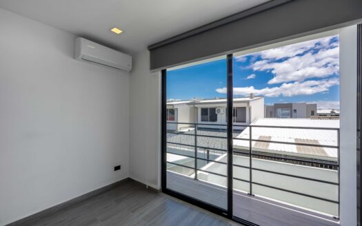Casa Para Estrenar en Venta en El Coyol, Alajuela, en Condominio con Piscinas y Amenidades. COD. 132672