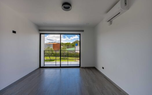 Casa Para Estrenar en Venta en El Coyol, Alajuela, en Condominio con Piscinas y Amenidades. COD. 132672