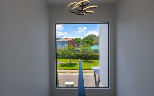 Casa Para Estrenar en Venta en El Coyol, Alajuela, en Condominio con Piscinas y Amenidades. COD. 132672