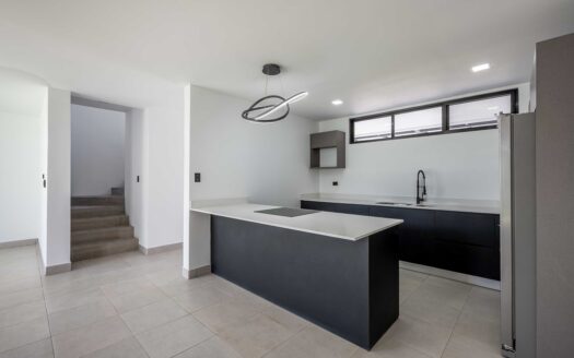Casa Para Estrenar en Venta en El Coyol, Alajuela, en Condominio con Piscinas y Amenidades. COD. 132672