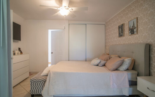 Venta de Casa de 1 planta (Lote: 507 m2.) Ubicada en Ciudad Cariari. 3 hab – 2 baños – 3 parqueos. Cod. 133378