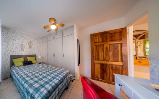 Venta de Casa de 1 planta (Lote: 507 m2.) Ubicada en Ciudad Cariari. 3 hab – 2 baños – 3 parqueos. Cod. 133378